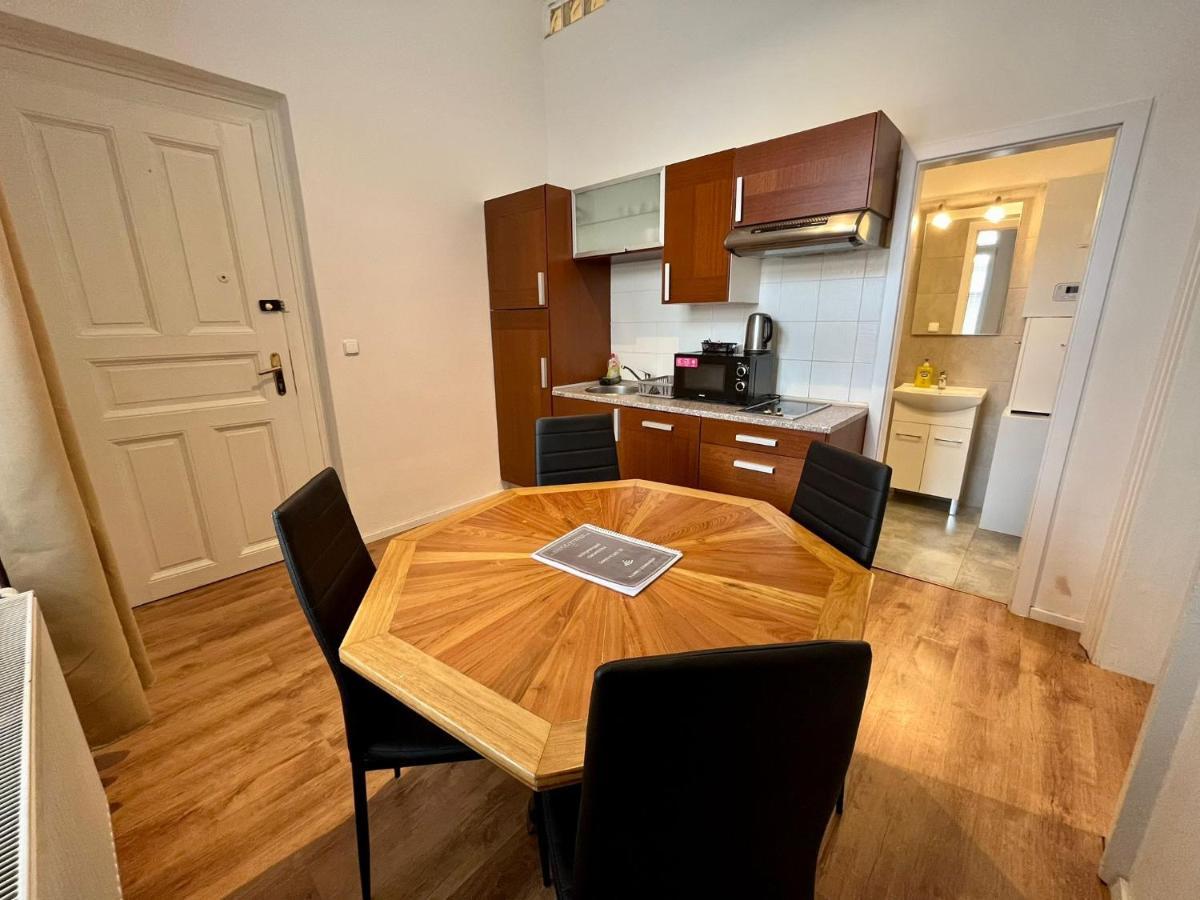 Casa Italia Prague Aparthotel Buitenkant foto